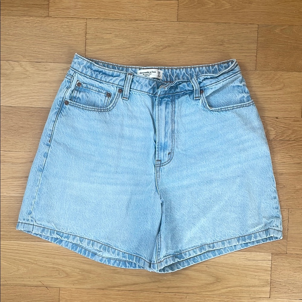 Abercrombie & Fitch Curve Love The Loose Short High Rise Size 8